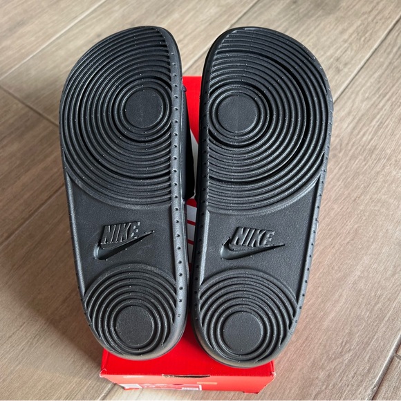 Nike Offcourt Slides - Picture 10 of 11